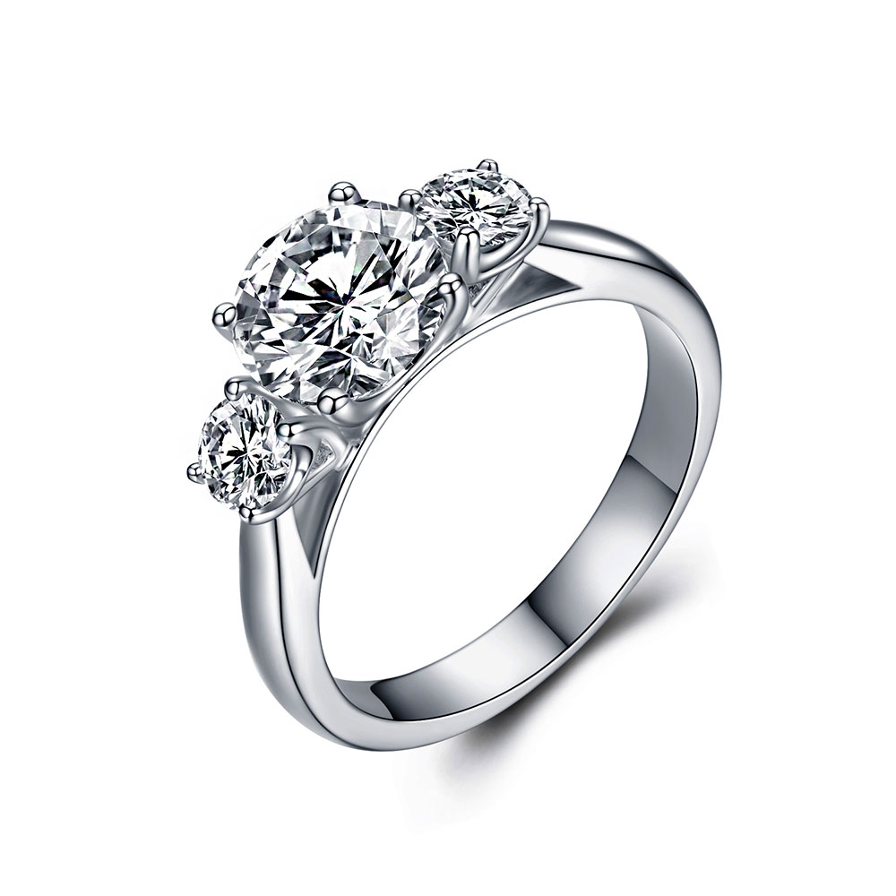 round diamond trilogy ring